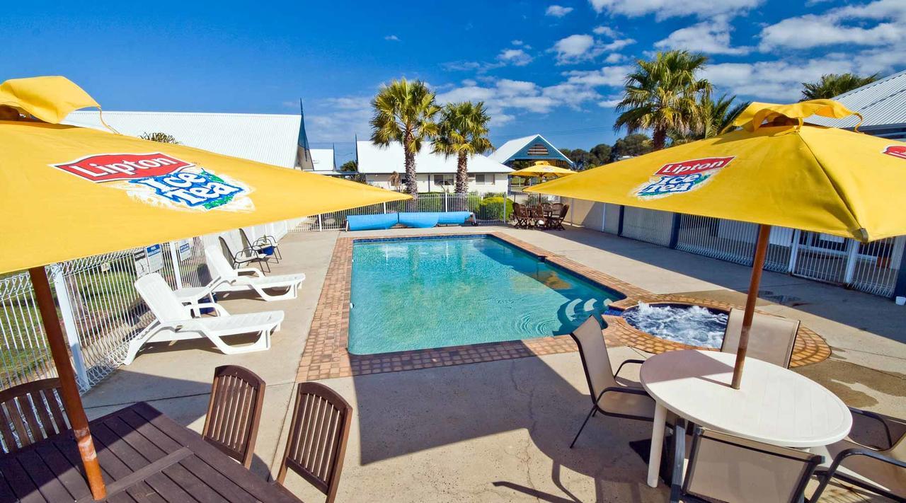 Torquay Tropicana Motel Buitenkant foto